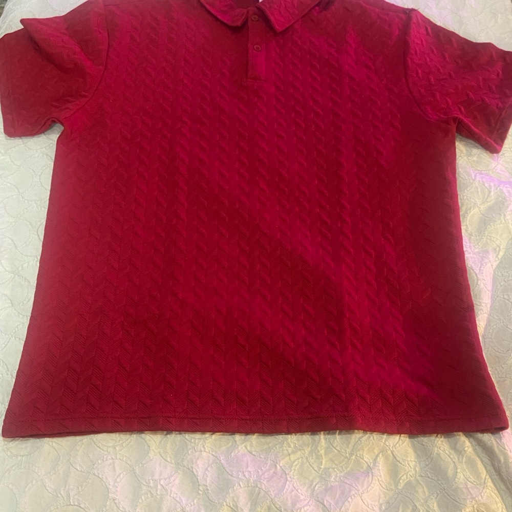 Men’s Red Textured Two-Piece Set - Picture 2 of 3